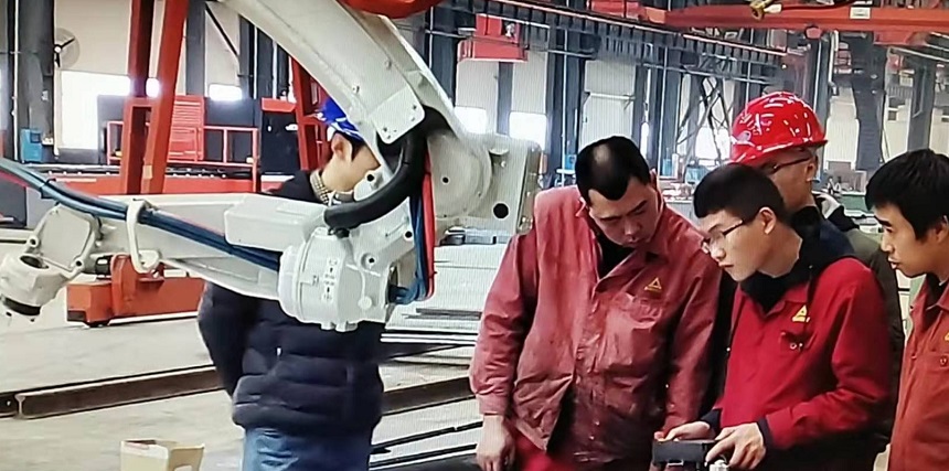 挖掘機、抓料機、抓鋼機、報廢汽車拆解機等系列產(chǎn)品智能加工工作站